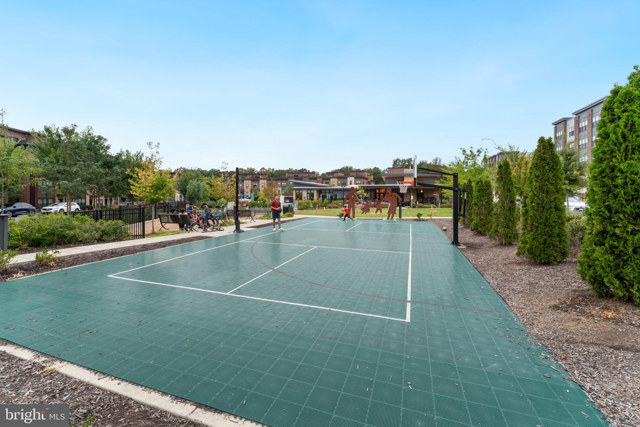 TOWER OAKS - Residential