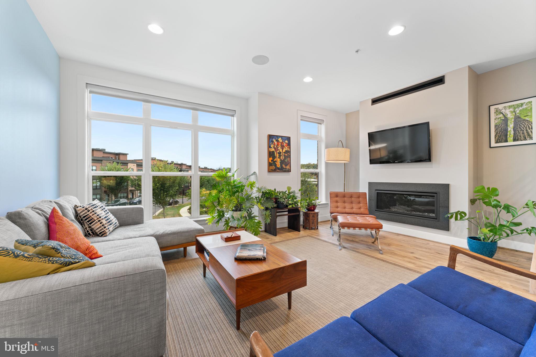 TOWER OAKS - Residential