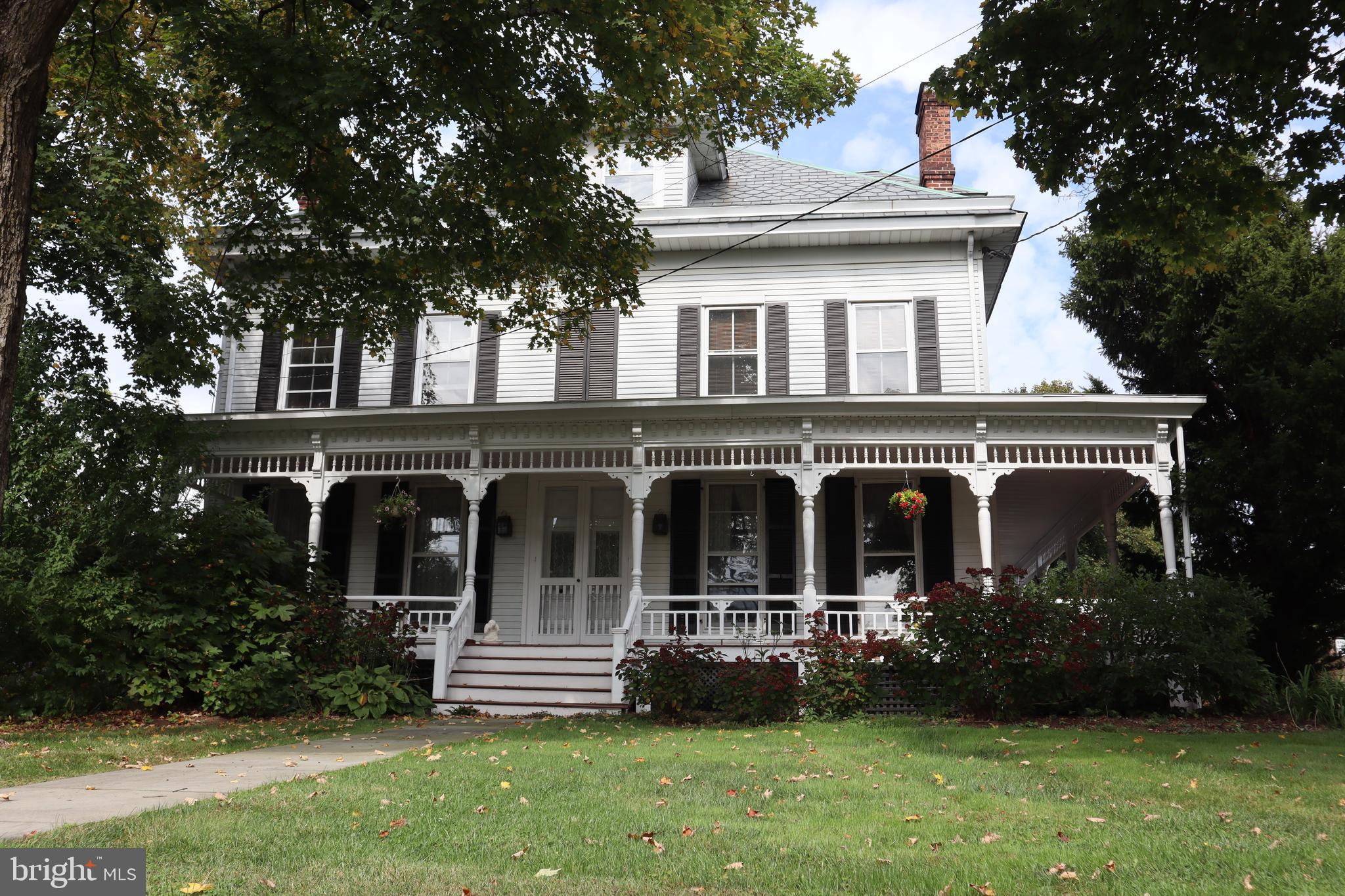 111 CENTER STREET