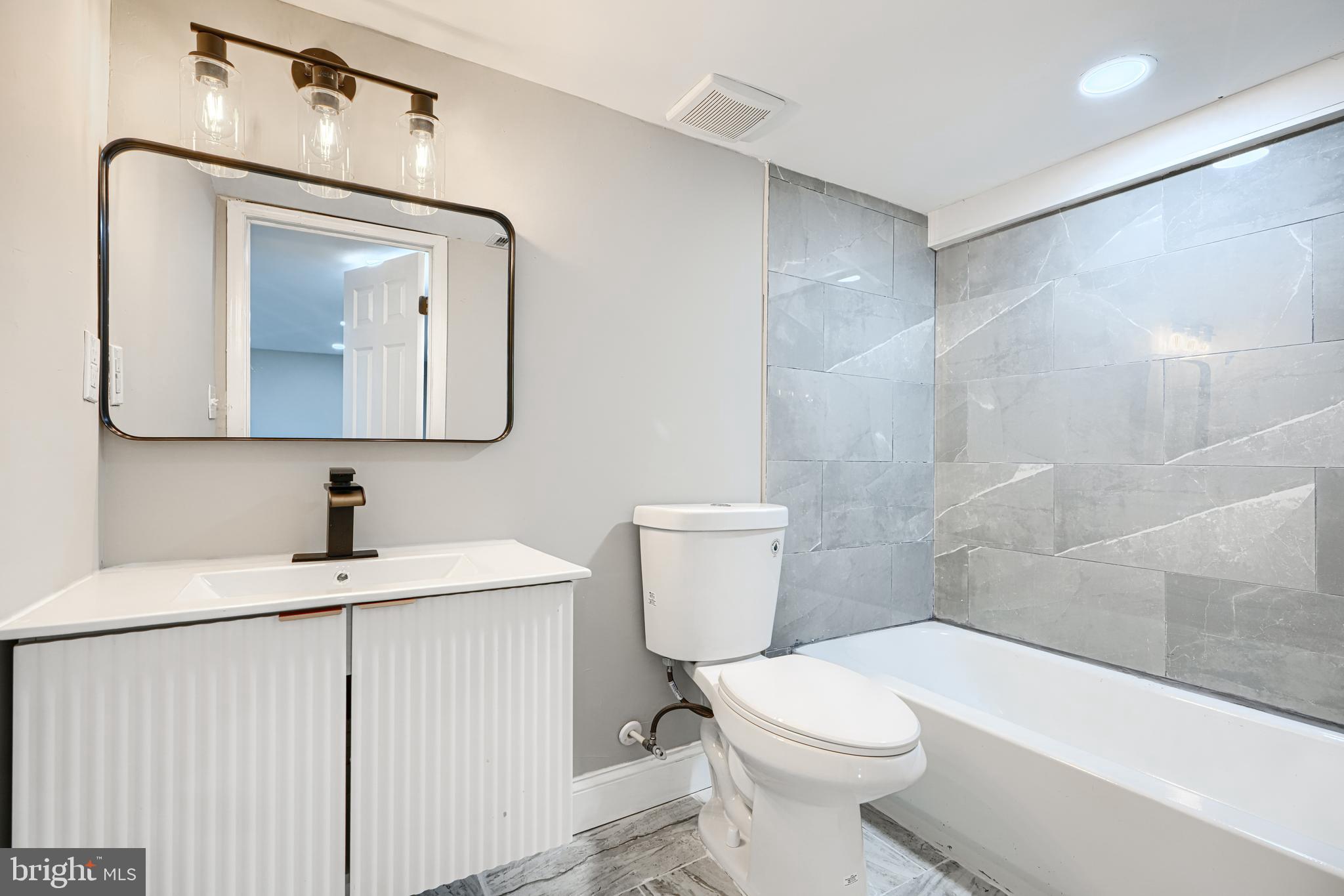 EDGEWOOD - Residential