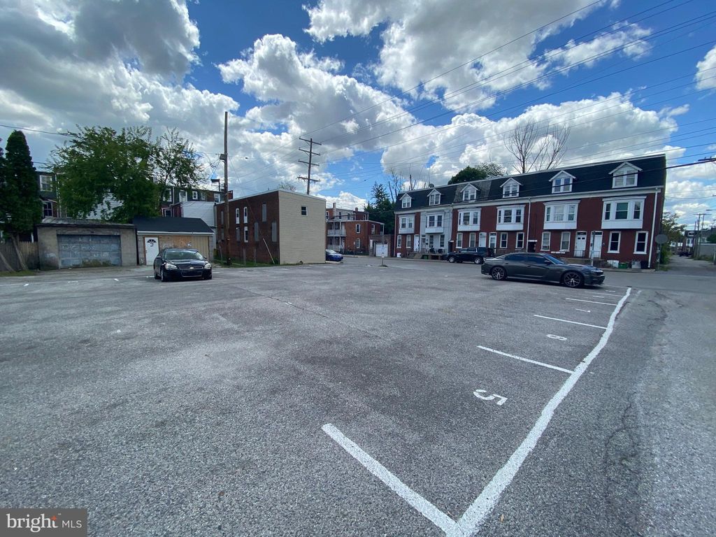 Photo of 747 S Pershing Avenue #PARKING SPOT, YORK, PA 17401 (MLS # PAYK2041476)