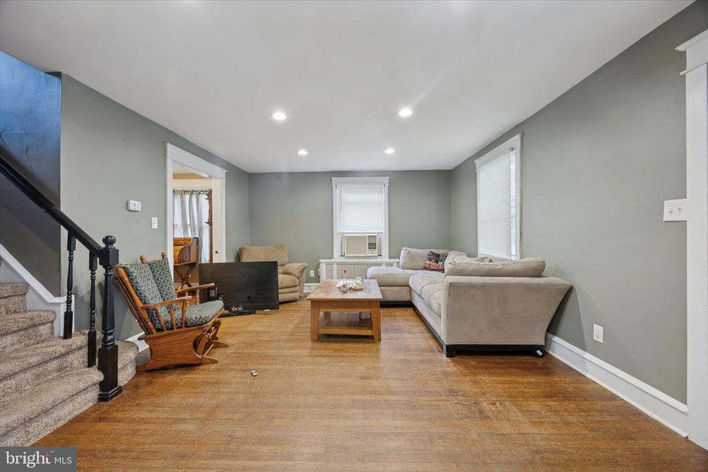 Photo of 265 W Ridley Avenue, RIDLEY PARK, PA 19078 (MLS # PADE2100800)