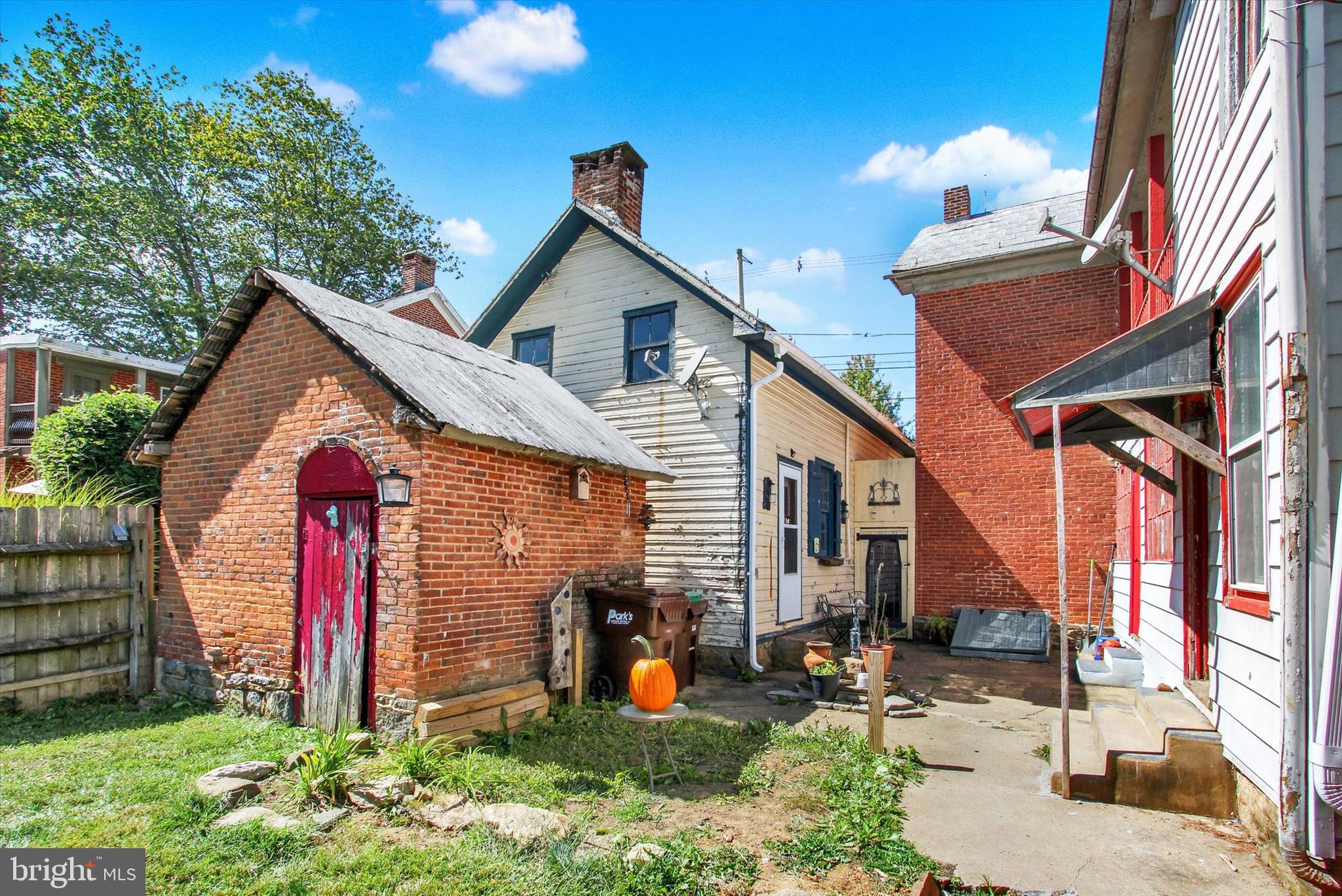 FAIRFIELD BOROUGH - Residential