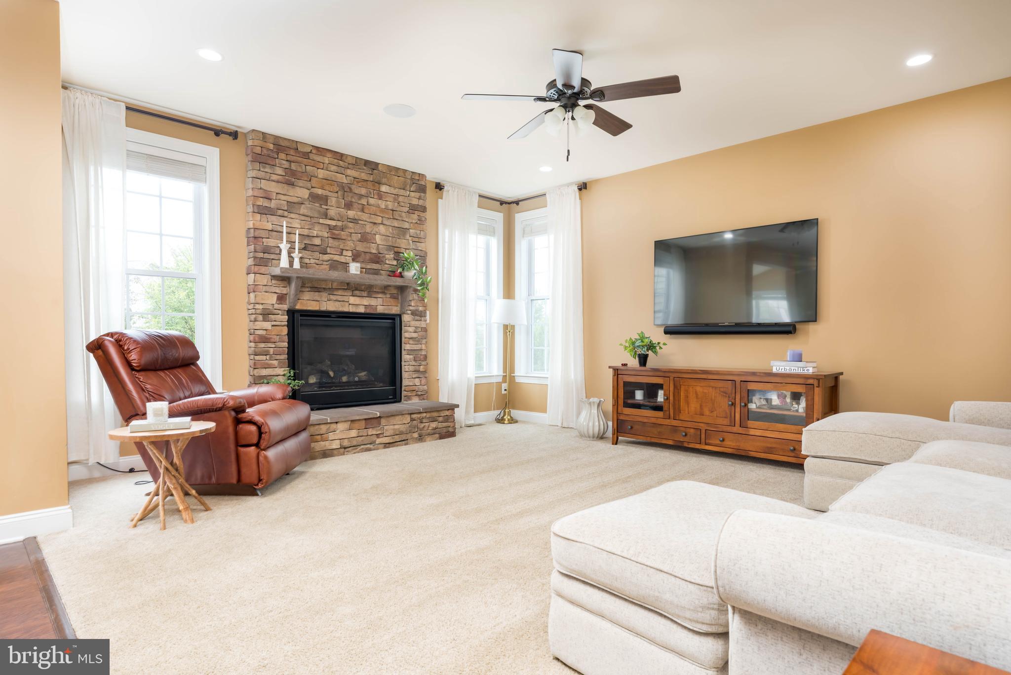 DOMINION VALLEY COUNTRY CLUB - Residential
