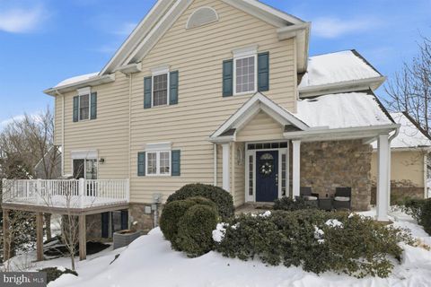 217 WEATHERFIELD PLACE LANCASTER PA 17603