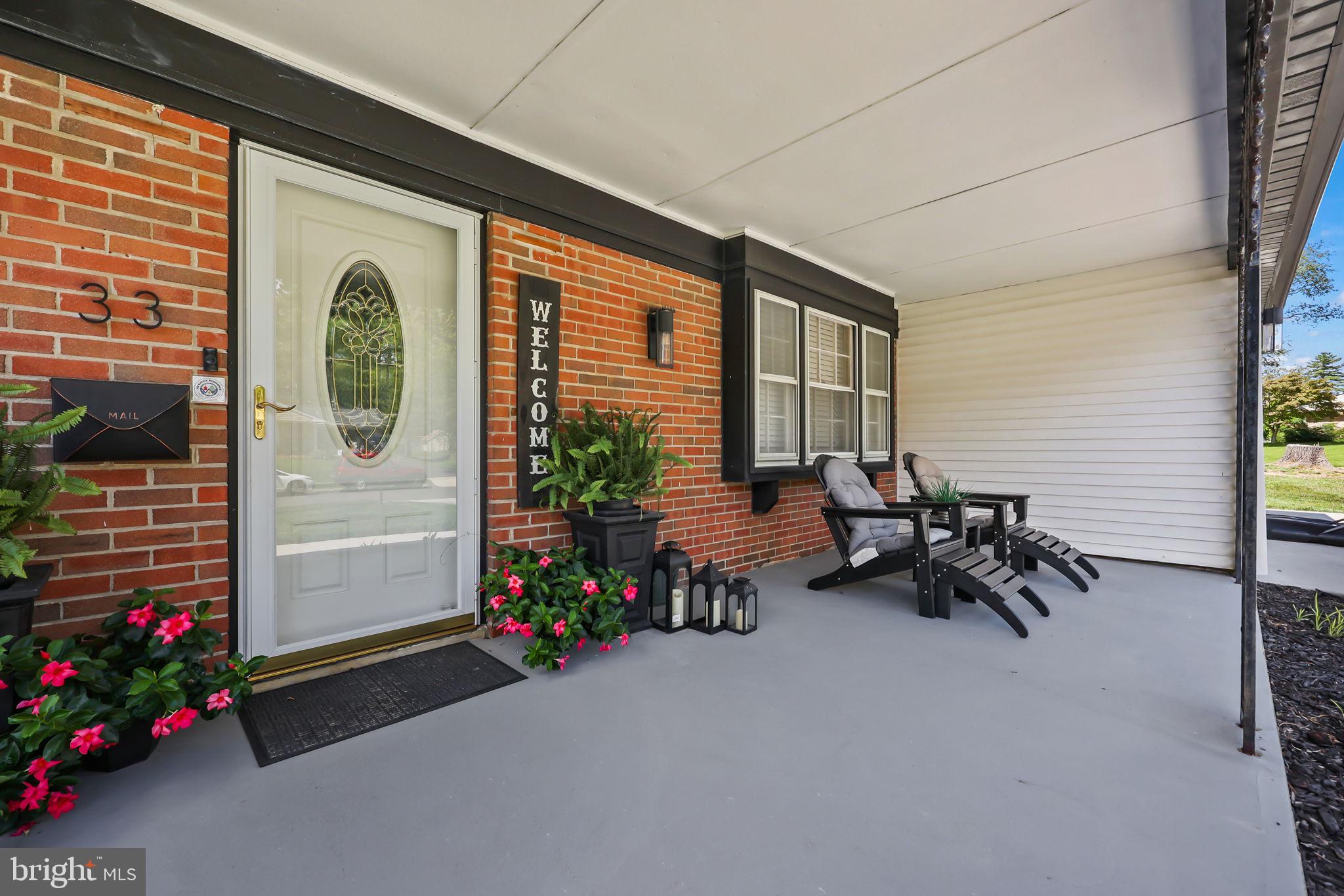 33 GLOVER LANE