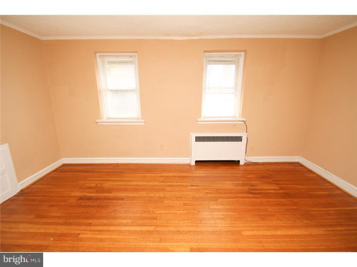 EAST OAK LANE - Residential