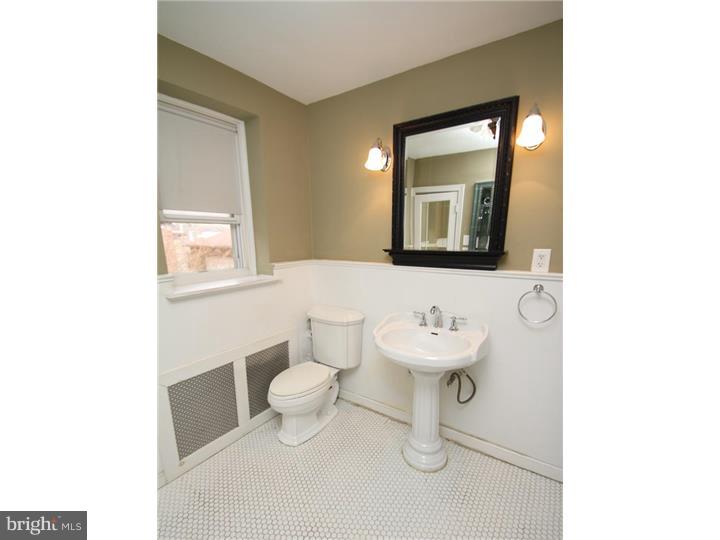 EAST OAK LANE - Residential