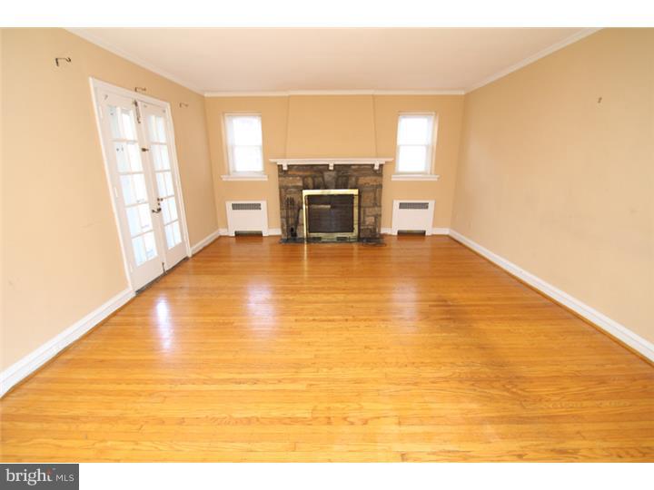 EAST OAK LANE - Residential