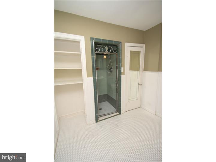 EAST OAK LANE - Residential