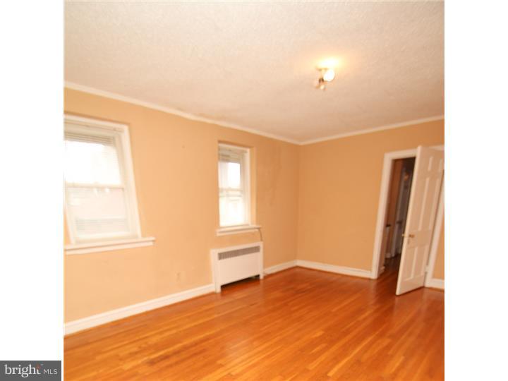 EAST OAK LANE - Residential