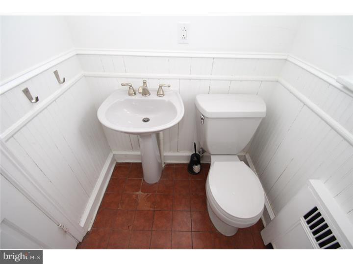 EAST OAK LANE - Residential