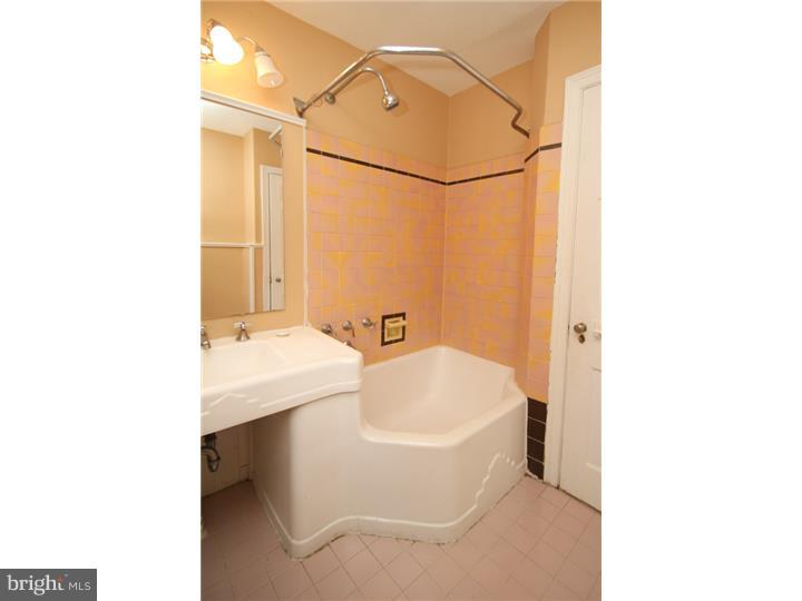 EAST OAK LANE - Residential