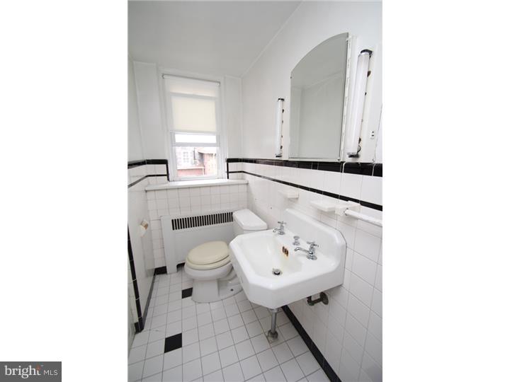 EAST OAK LANE - Residential