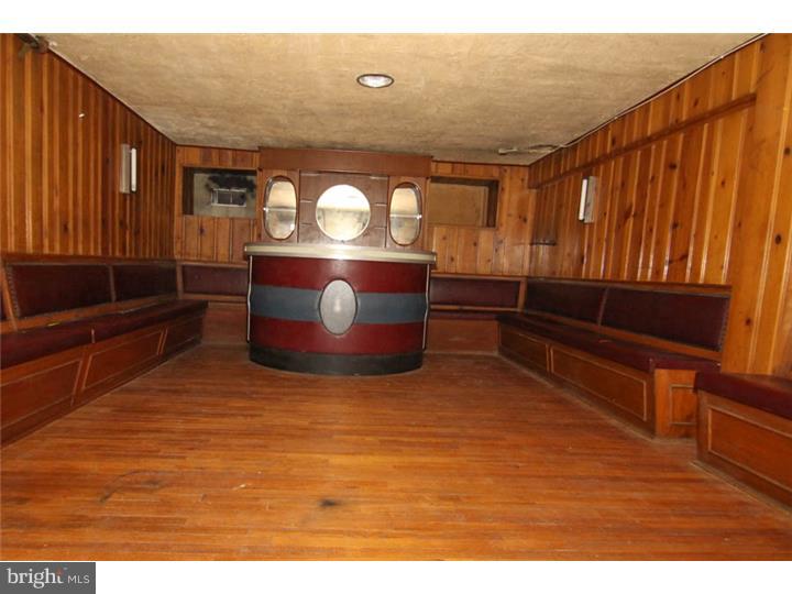 EAST OAK LANE - Residential