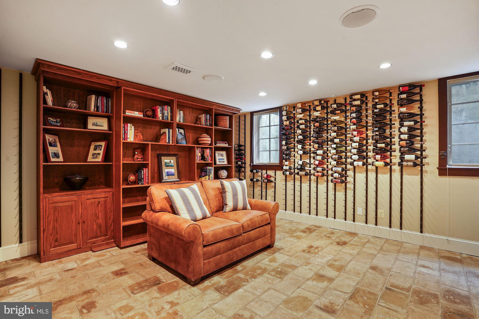 OLD TOWN ALEXANDRIA - Residential