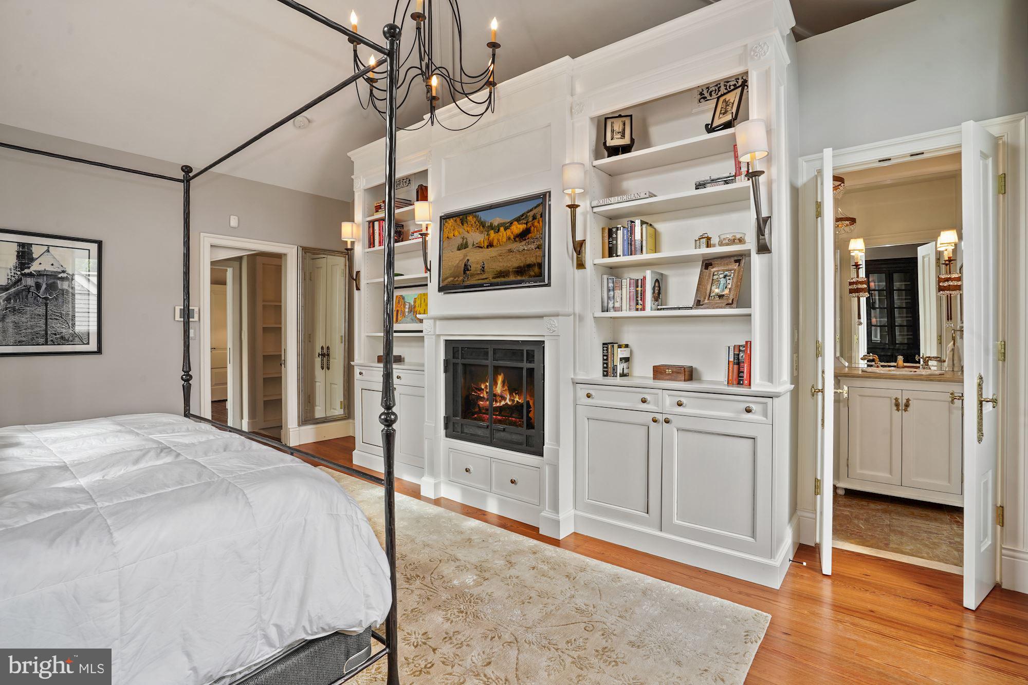 OLD TOWN ALEXANDRIA - Residential