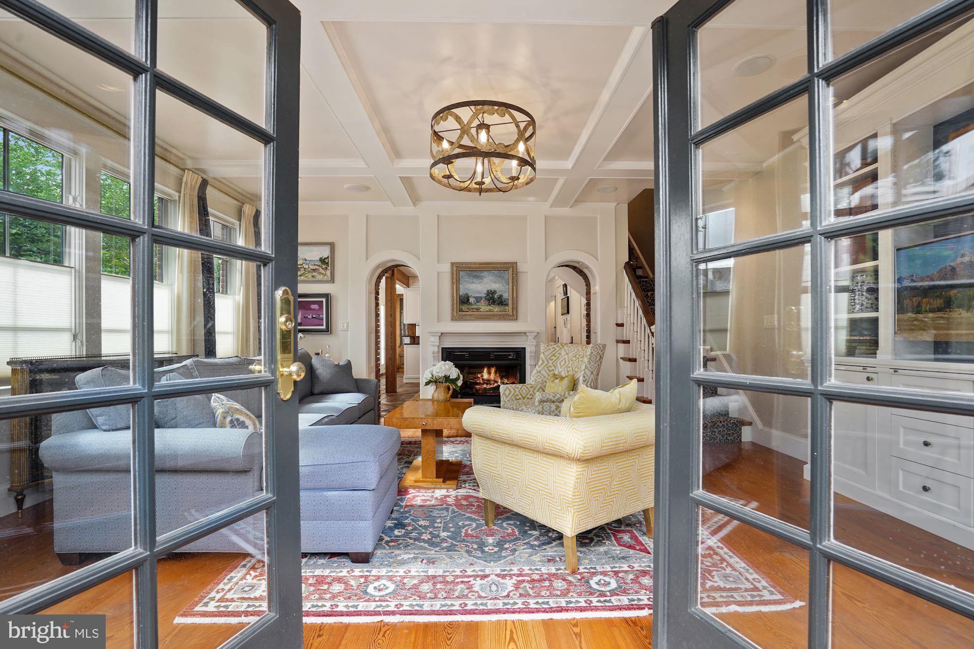 OLD TOWN ALEXANDRIA - Residential