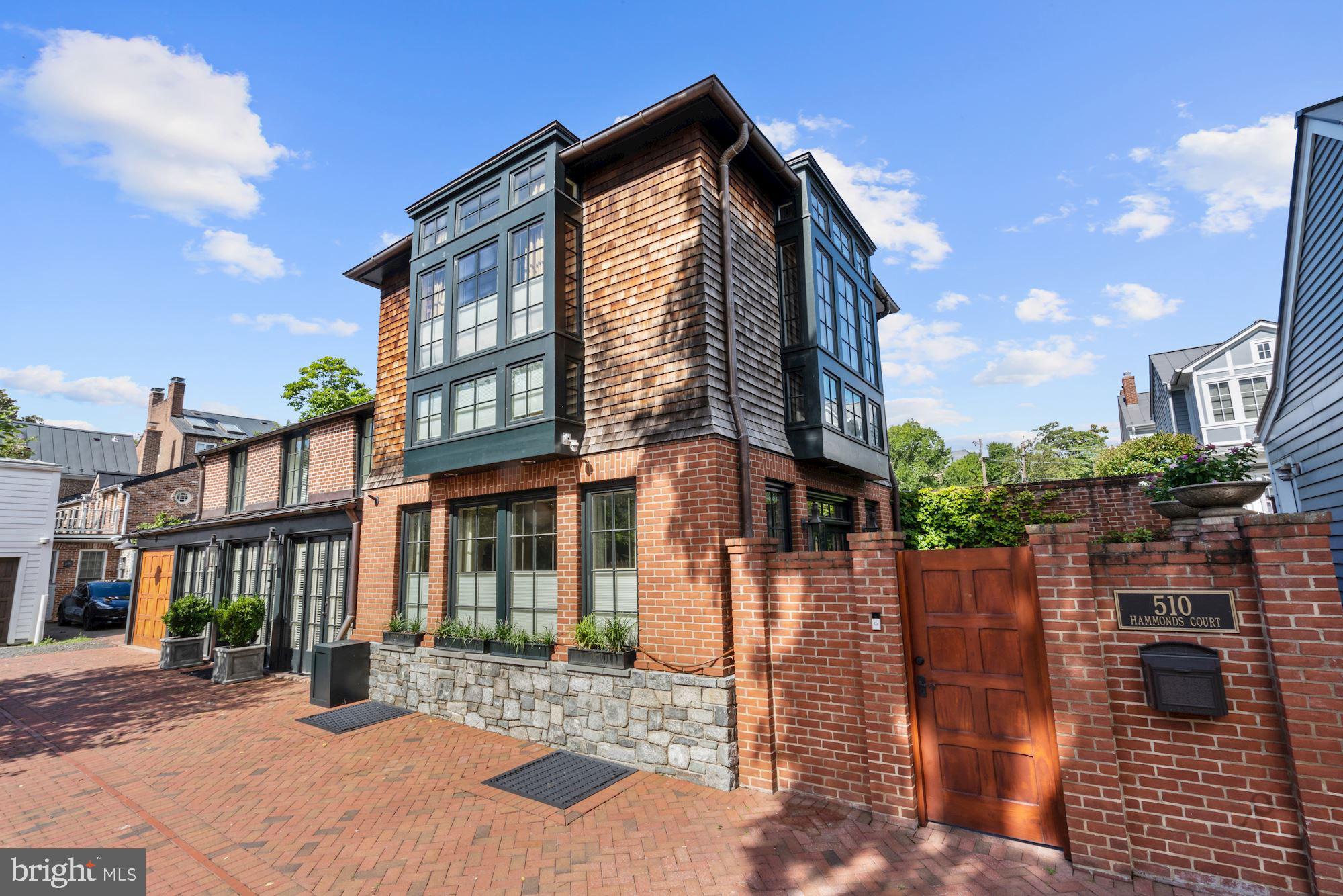 OLD TOWN ALEXANDRIA - Residential