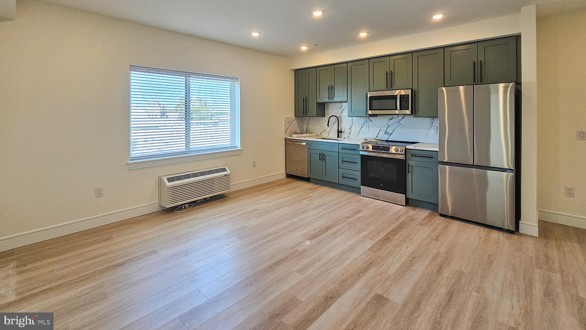 KENSINGTON - Residential Lease