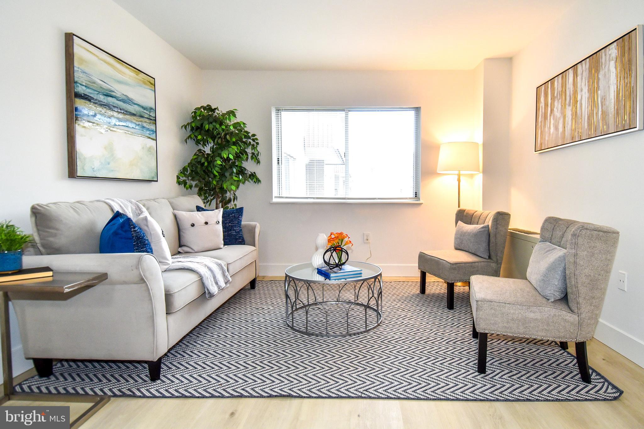 LAKESIDE TERRACE - Residential