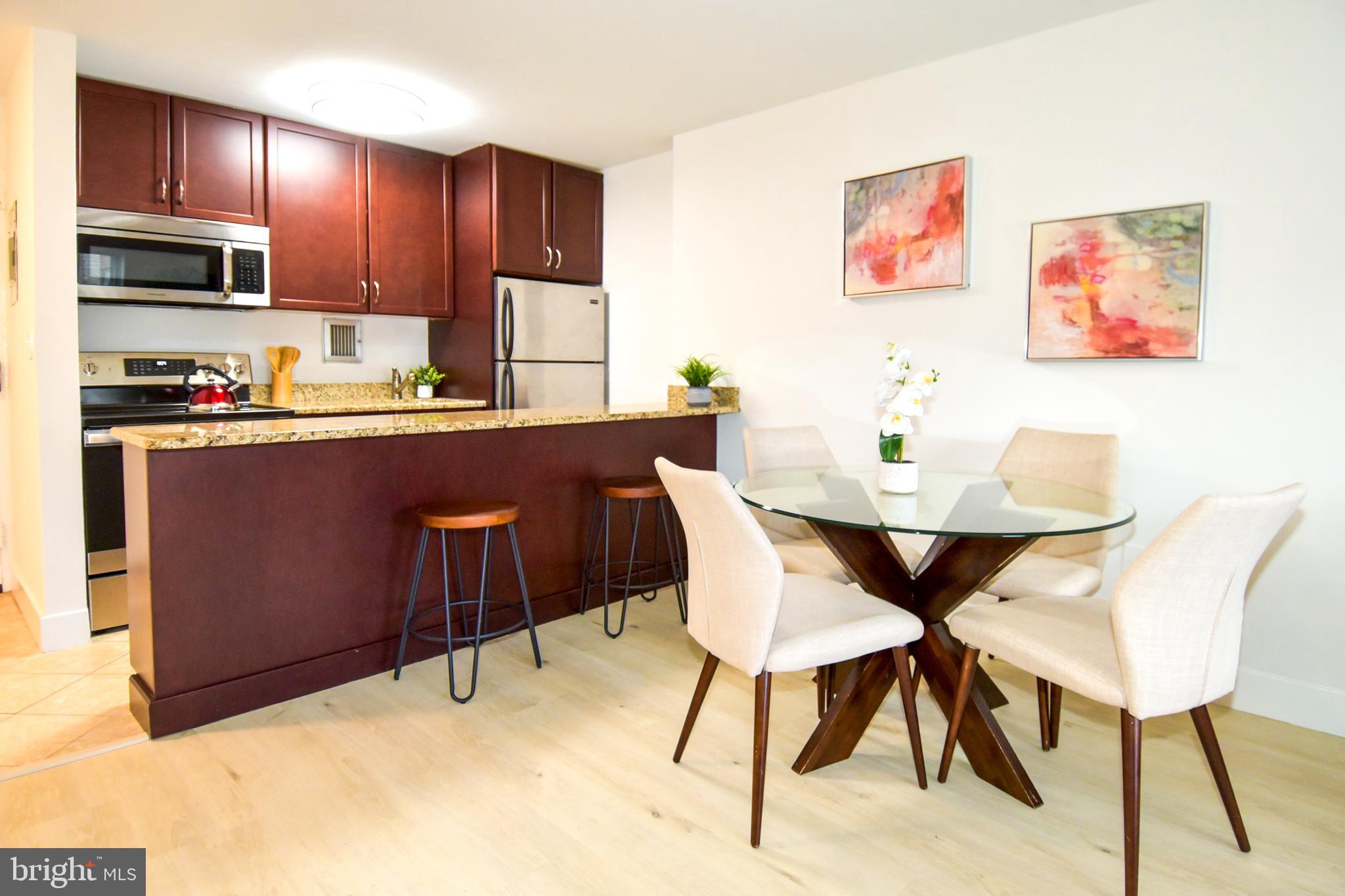 LAKESIDE TERRACE - Residential