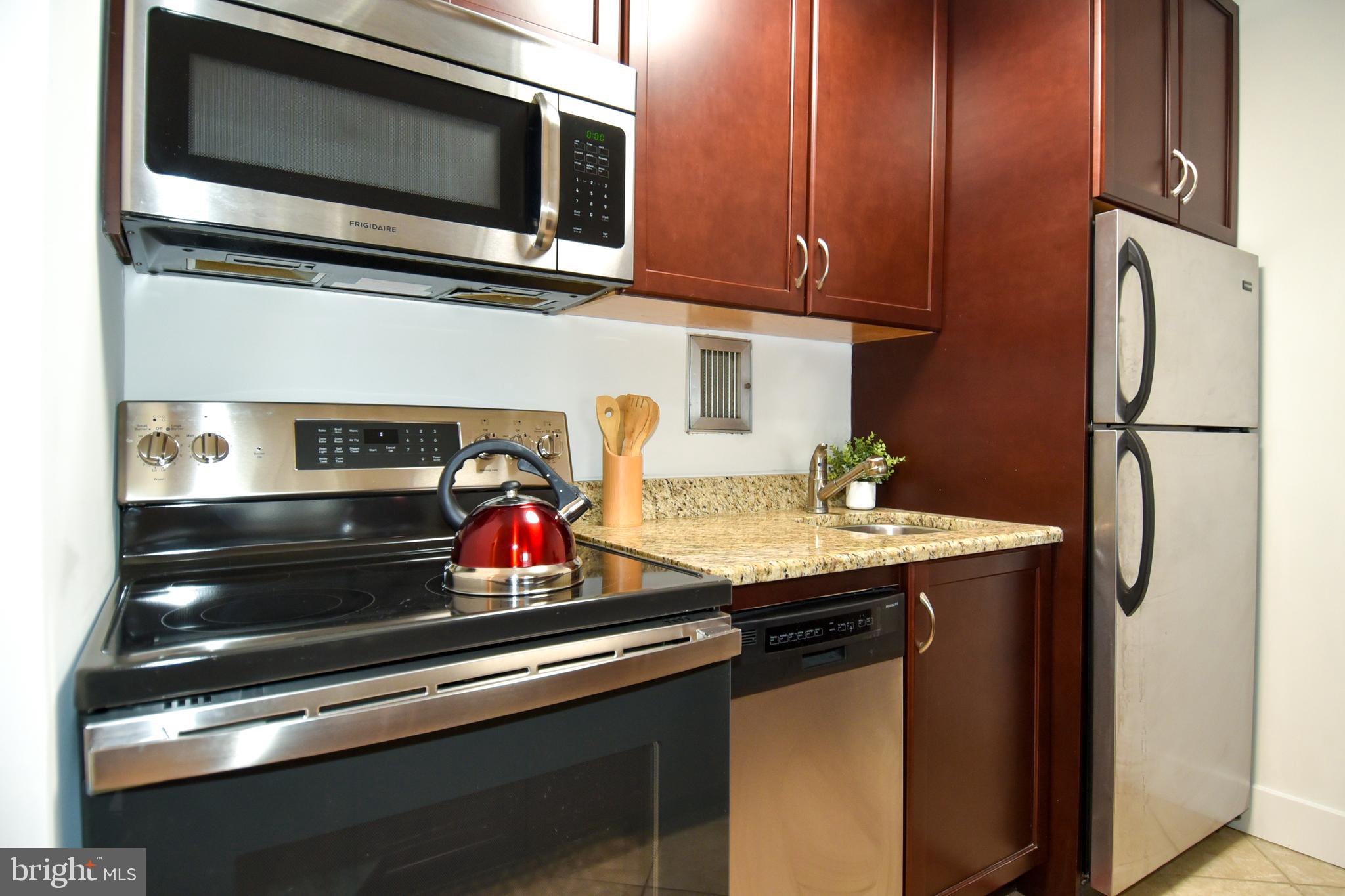 LAKESIDE TERRACE - Residential