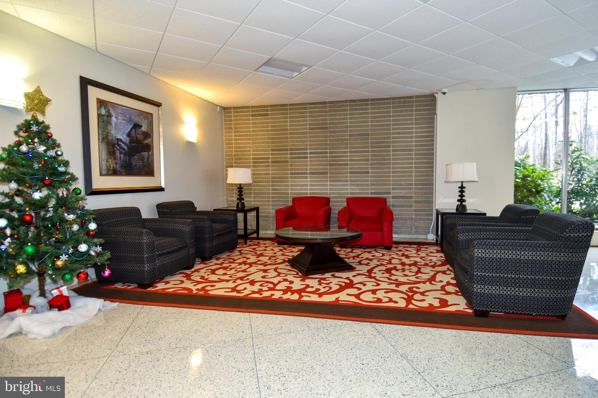 LAKESIDE TERRACE - Residential