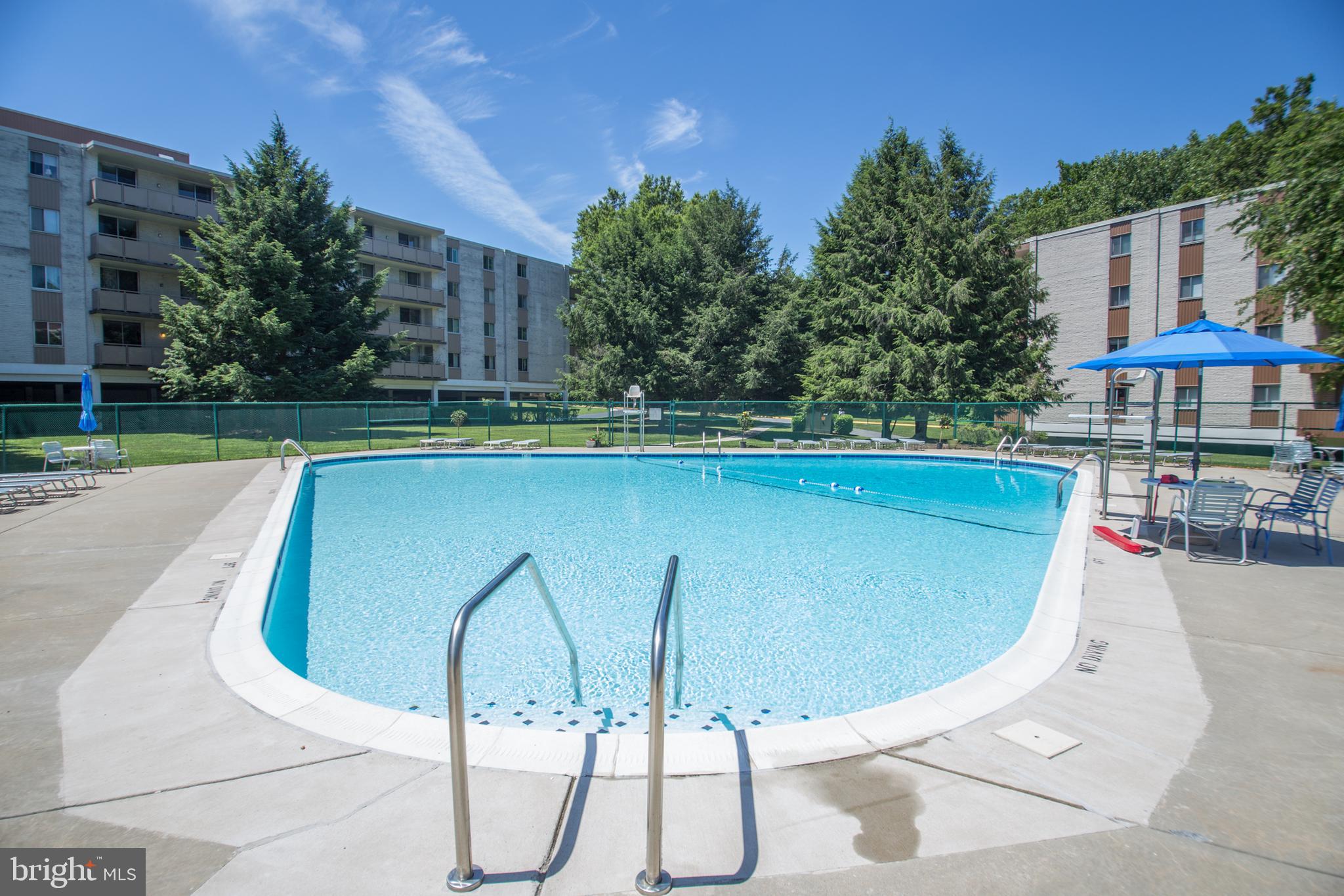LAKESIDE TERRACE - Residential