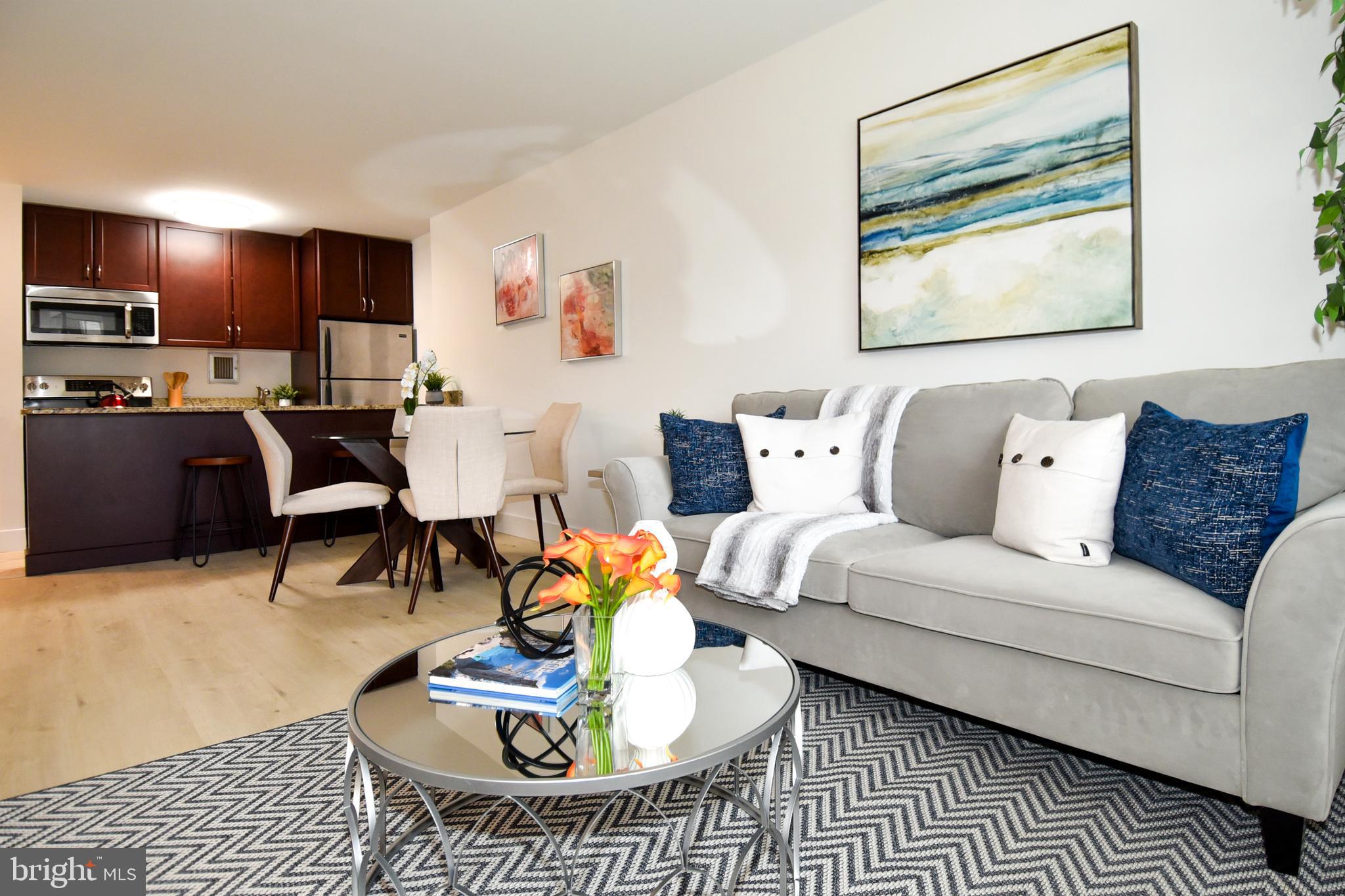 LAKESIDE TERRACE - Residential