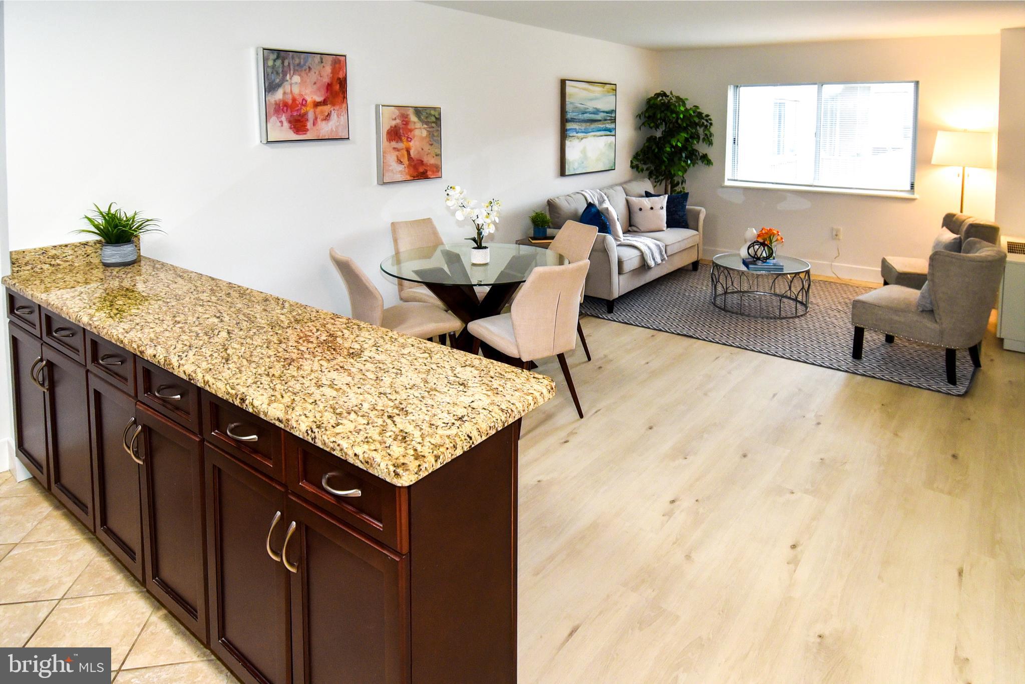 LAKESIDE TERRACE - Residential