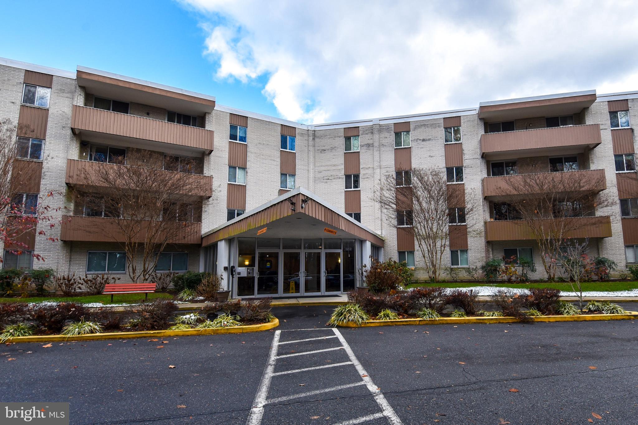 LAKESIDE TERRACE - Residential