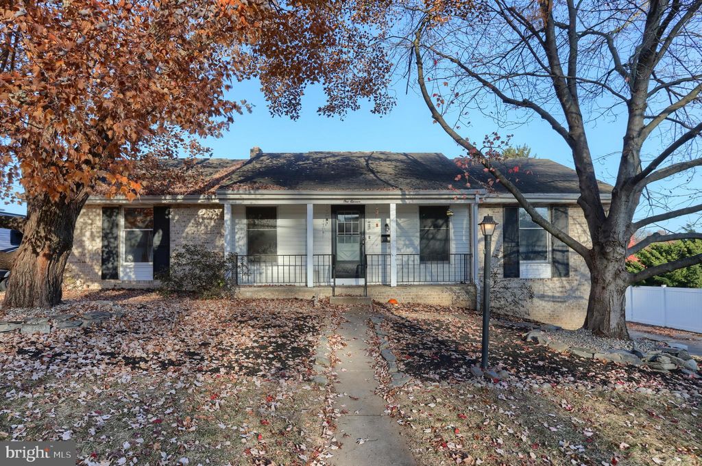 Photo of 111 Watercress Lane, ELIZABETHTOWN, PA 17022 (MLS # PALA2059908)