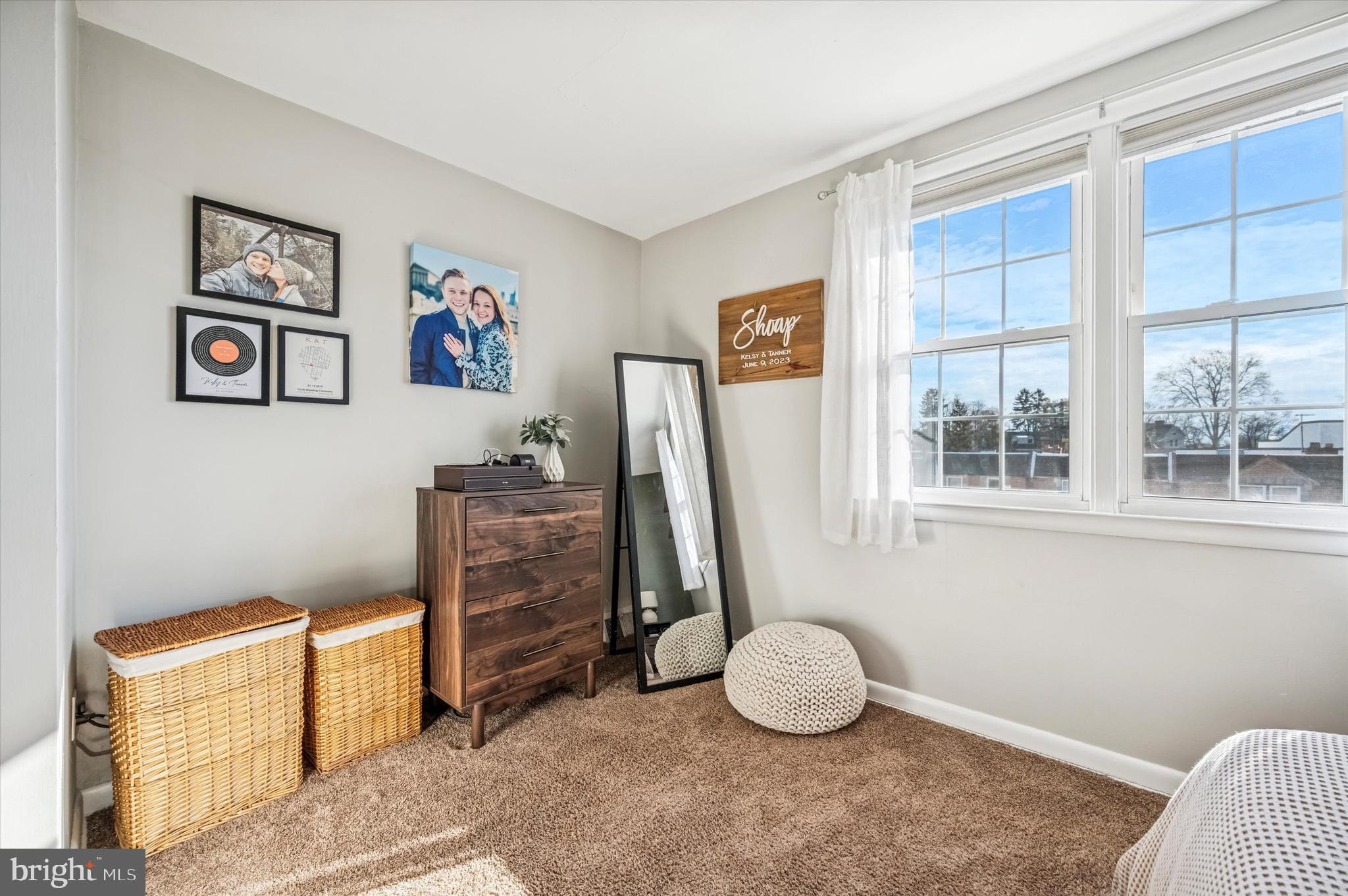 ROXBOROUGH - Residential