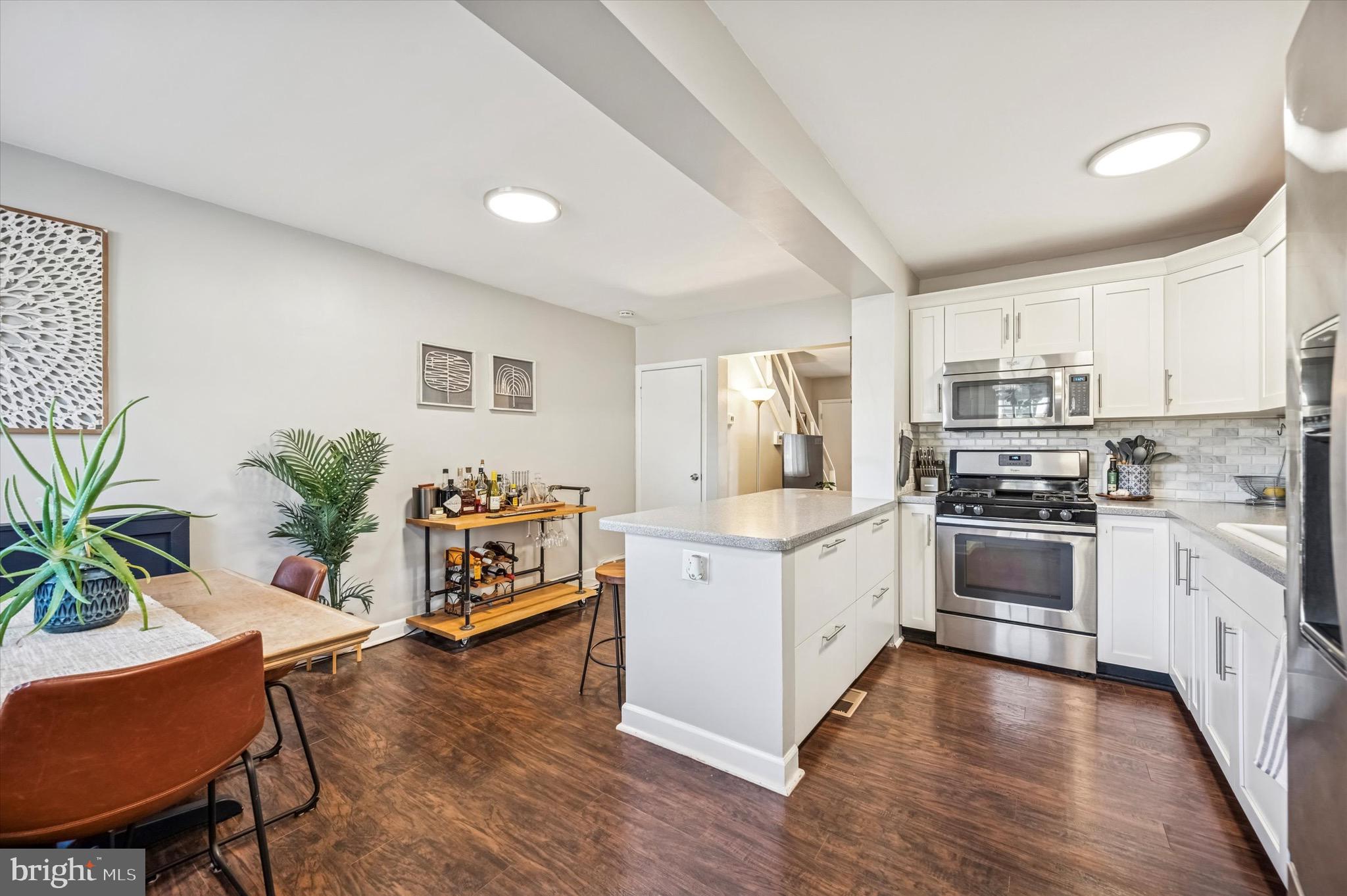 ROXBOROUGH - Residential