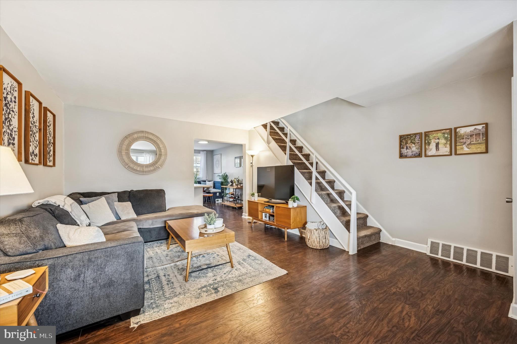 ROXBOROUGH - Residential