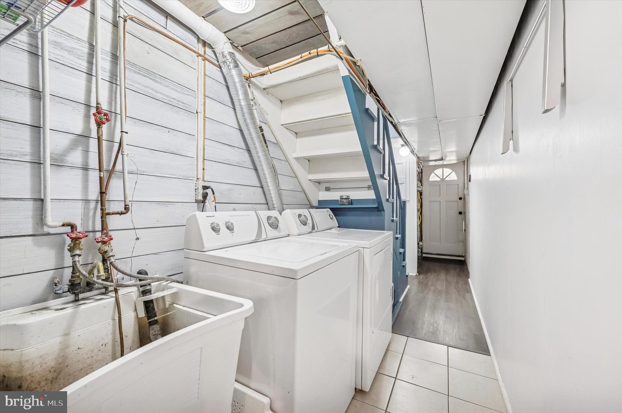 ROXBOROUGH - Residential