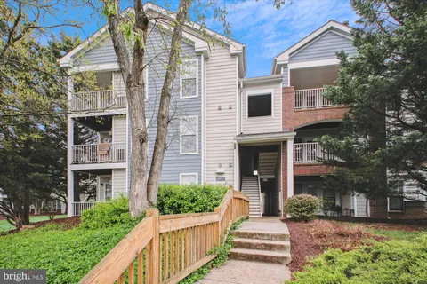 20957 Timber Ridge Terrace Unit 302, Ashburn, VA 20147 - MLS#: VALO2093198