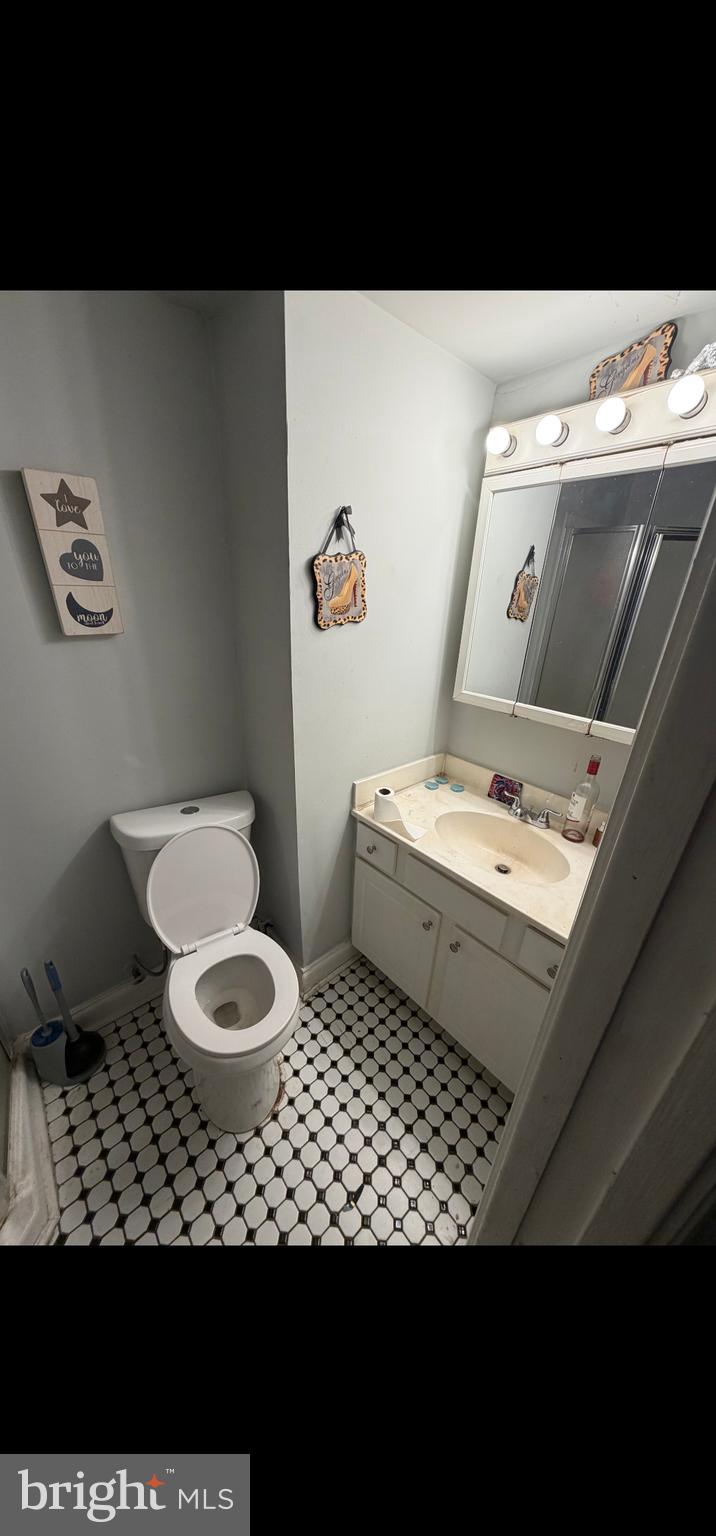 HOLLINS MARKET - Residential