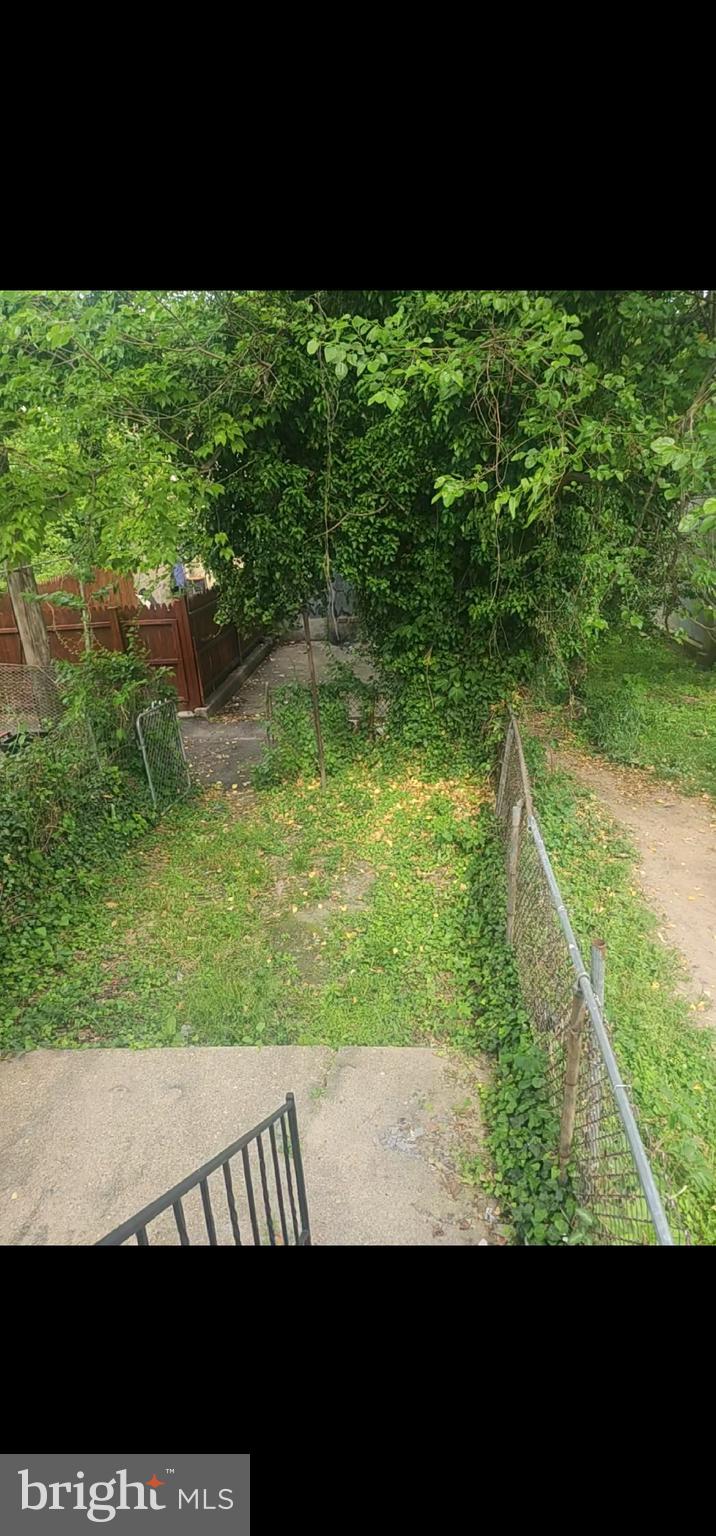 HOLLINS MARKET - Residential