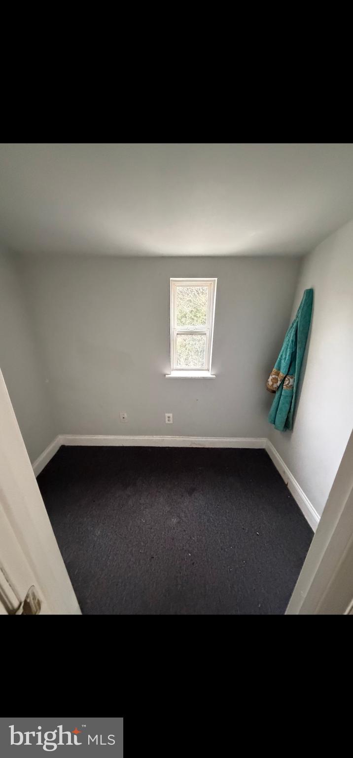 HOLLINS MARKET - Residential