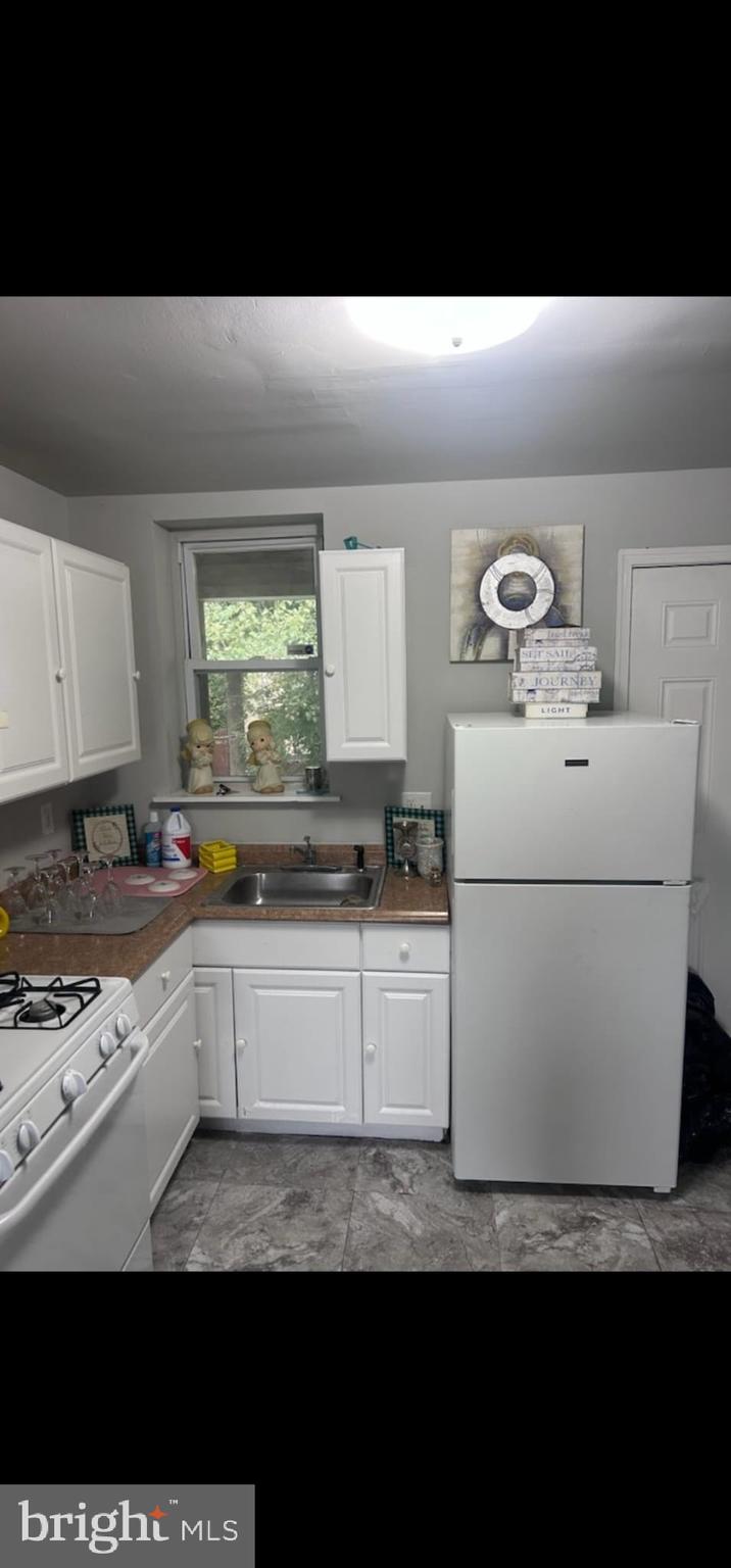 HOLLINS MARKET - Residential