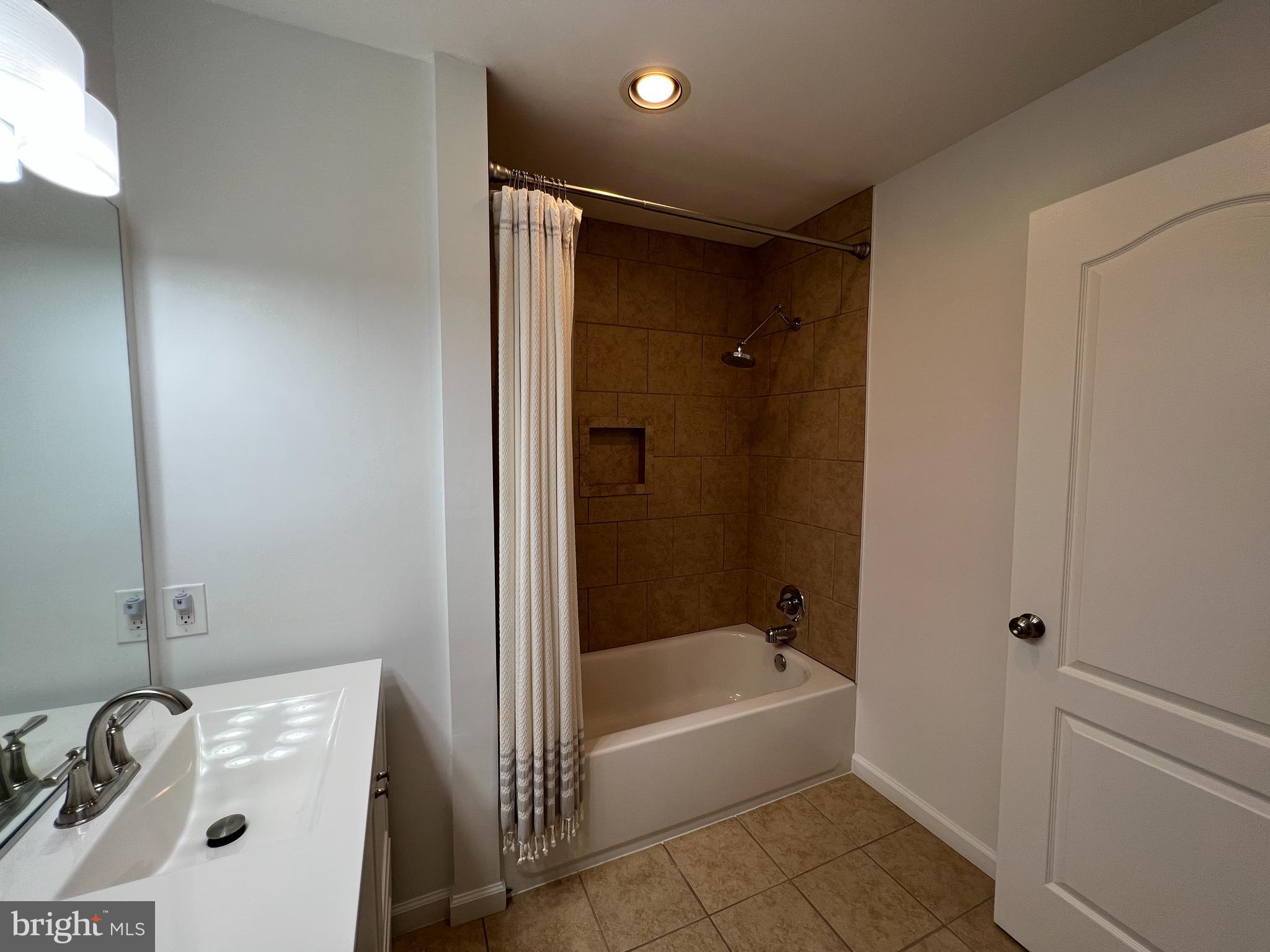 THE FOREST AT HUNTERS MI - Residential