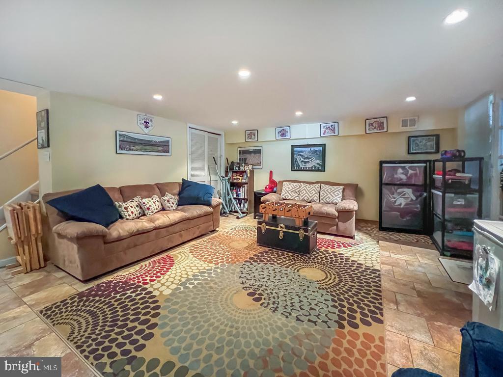 SOMERTON - Residential