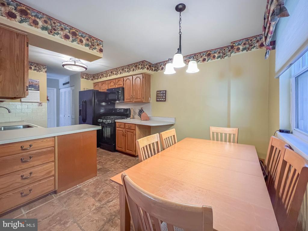 SOMERTON - Residential