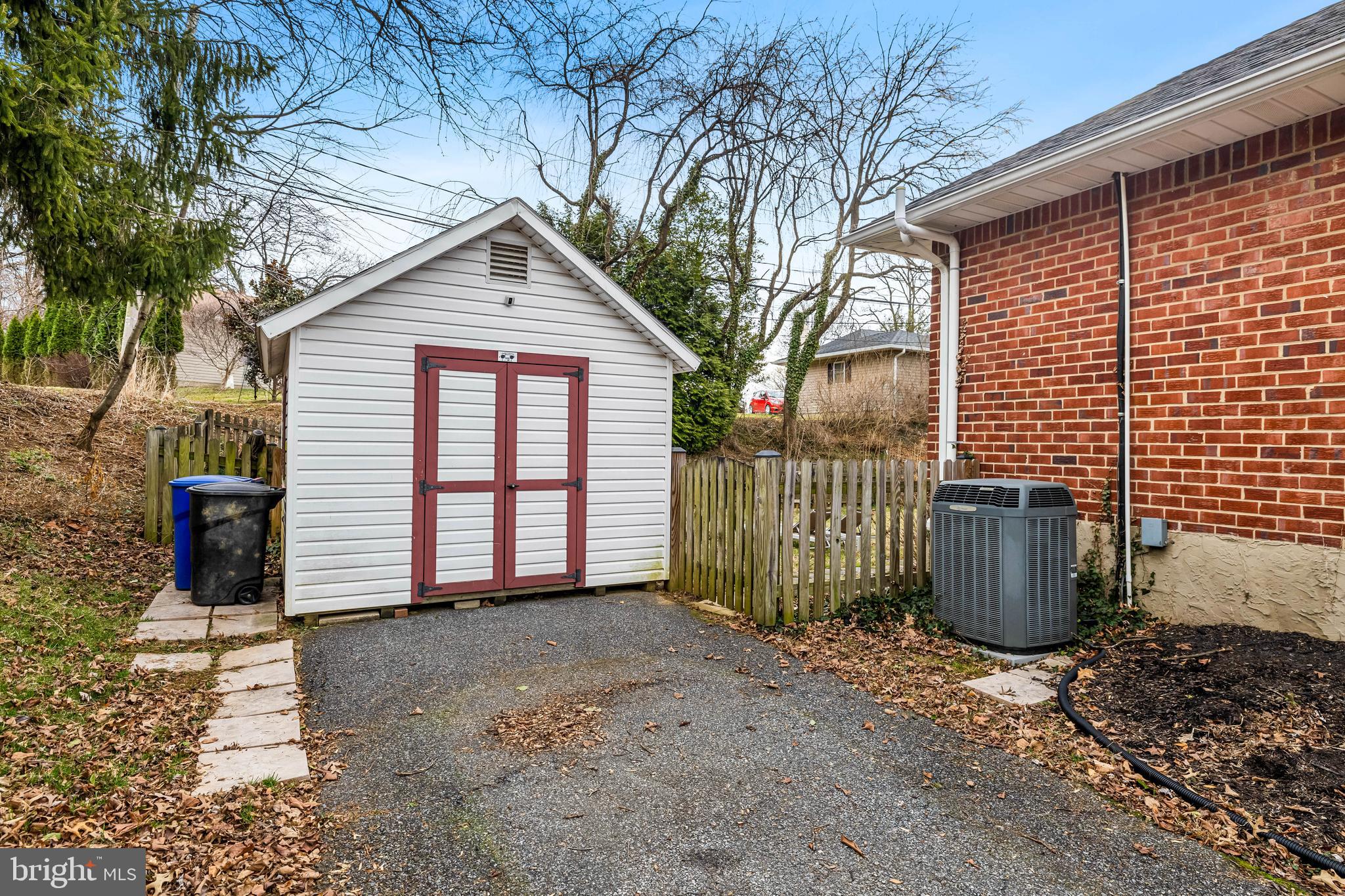 CAMPUS HILLS - Residential