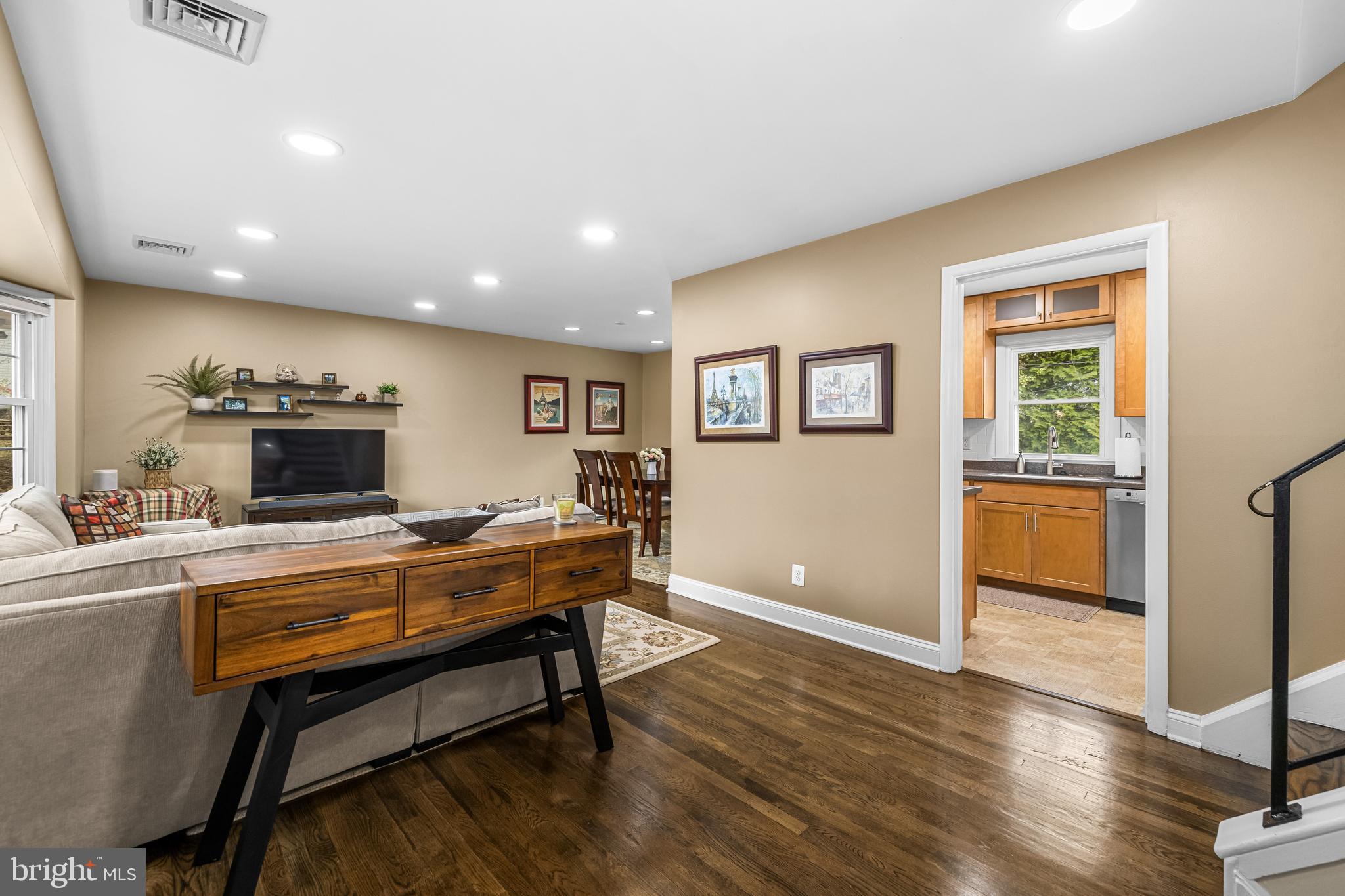 CAMPUS HILLS - Residential