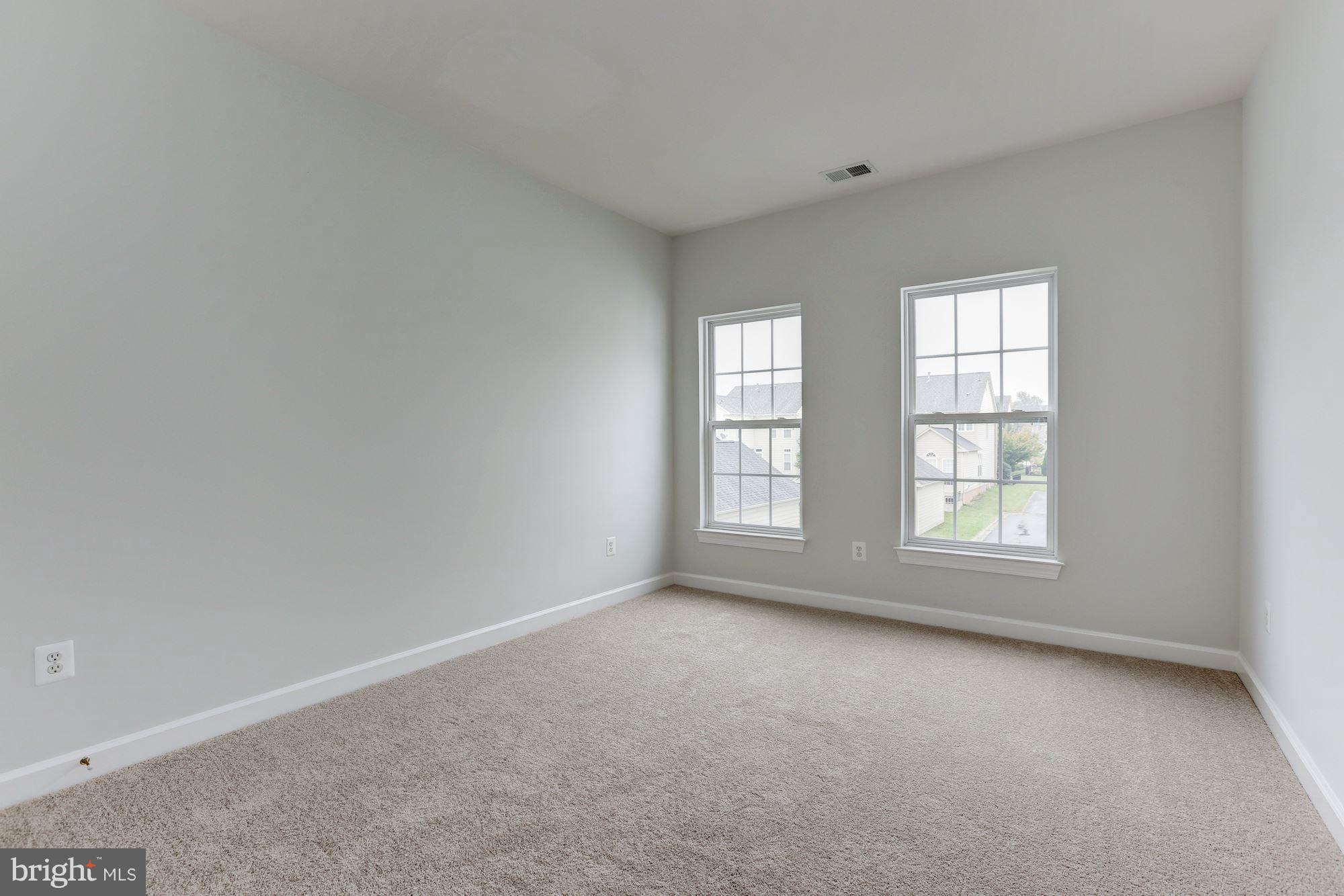 ADAMSTOWN COMMONS - Residential Lease