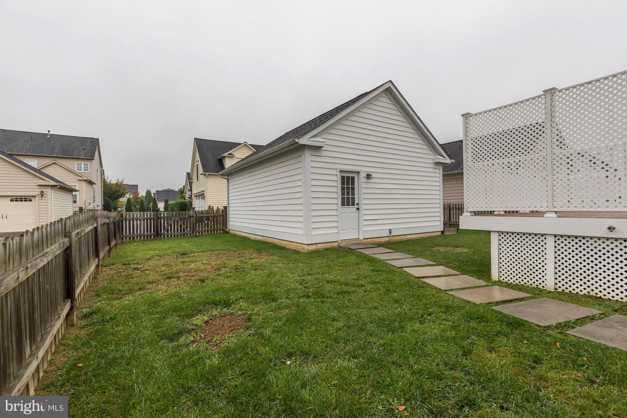 ADAMSTOWN COMMONS - Residential Lease