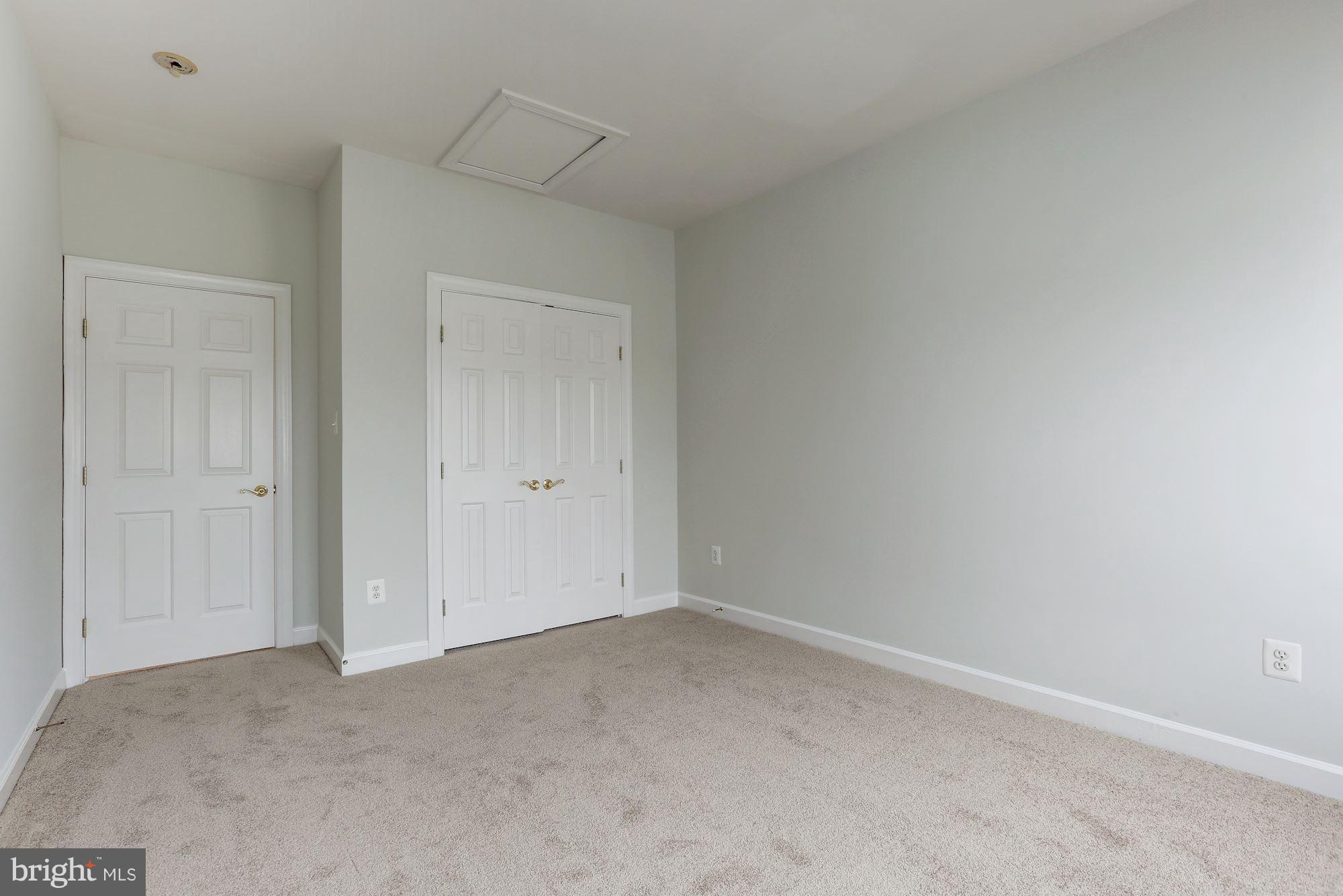 ADAMSTOWN COMMONS - Residential Lease